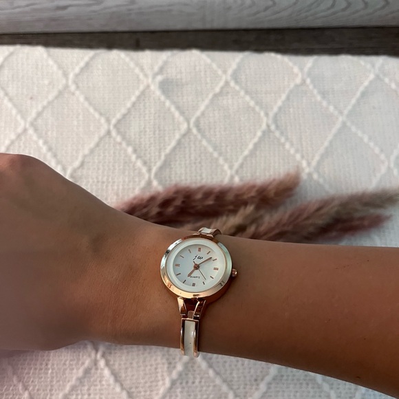 Rosegold Quartz‎ Link Timepiece - Picture 6 of 8